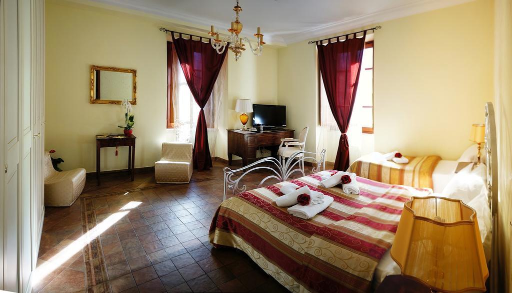 B&B La Dimora スルモナ 部屋 写真